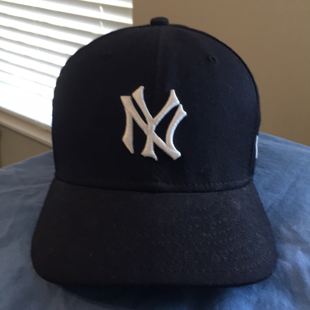 NY Yankees black ball cap
